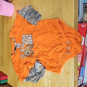 Cathartt 18 month long-sleeved onesie (B7.9)